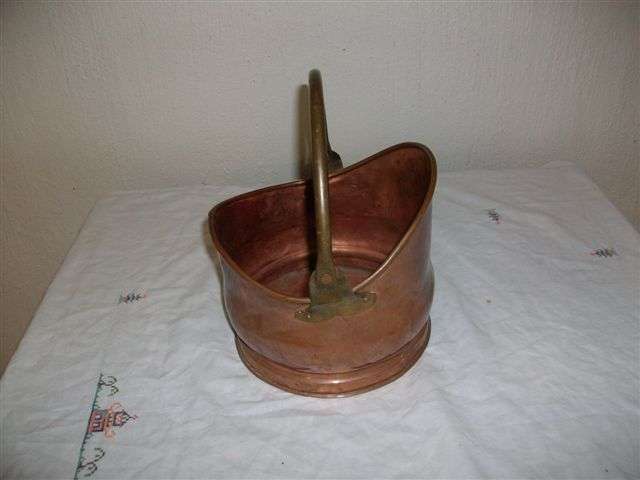 Lovely small copper coal bucket